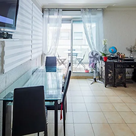 Apartment 2p, 47m2, Terrasse, Proches Toutes Commodites